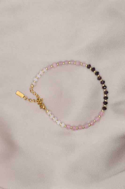 Faceted garnet bracelet with gold clasp