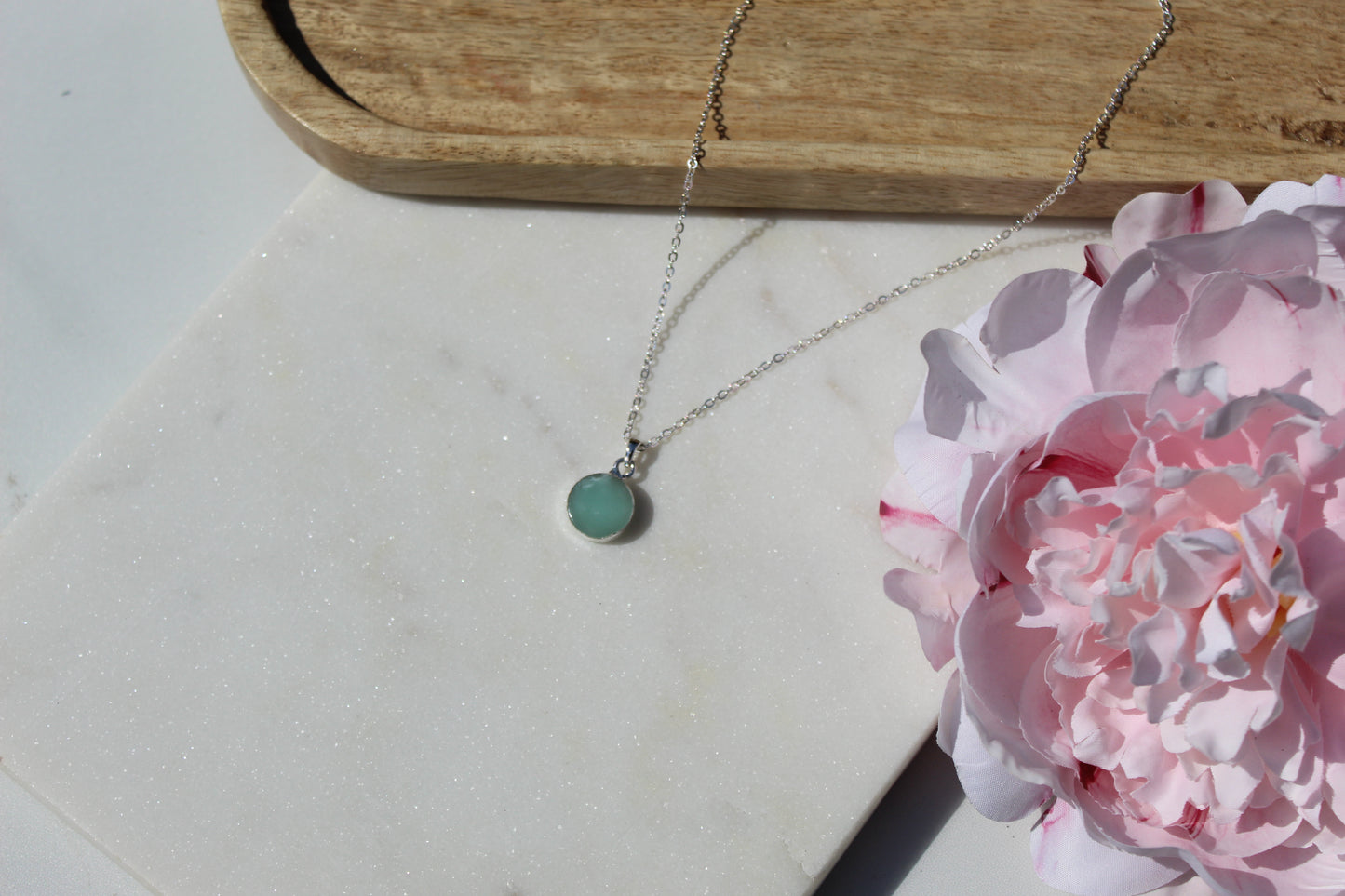 Silver green jade circle stone pendant necklace