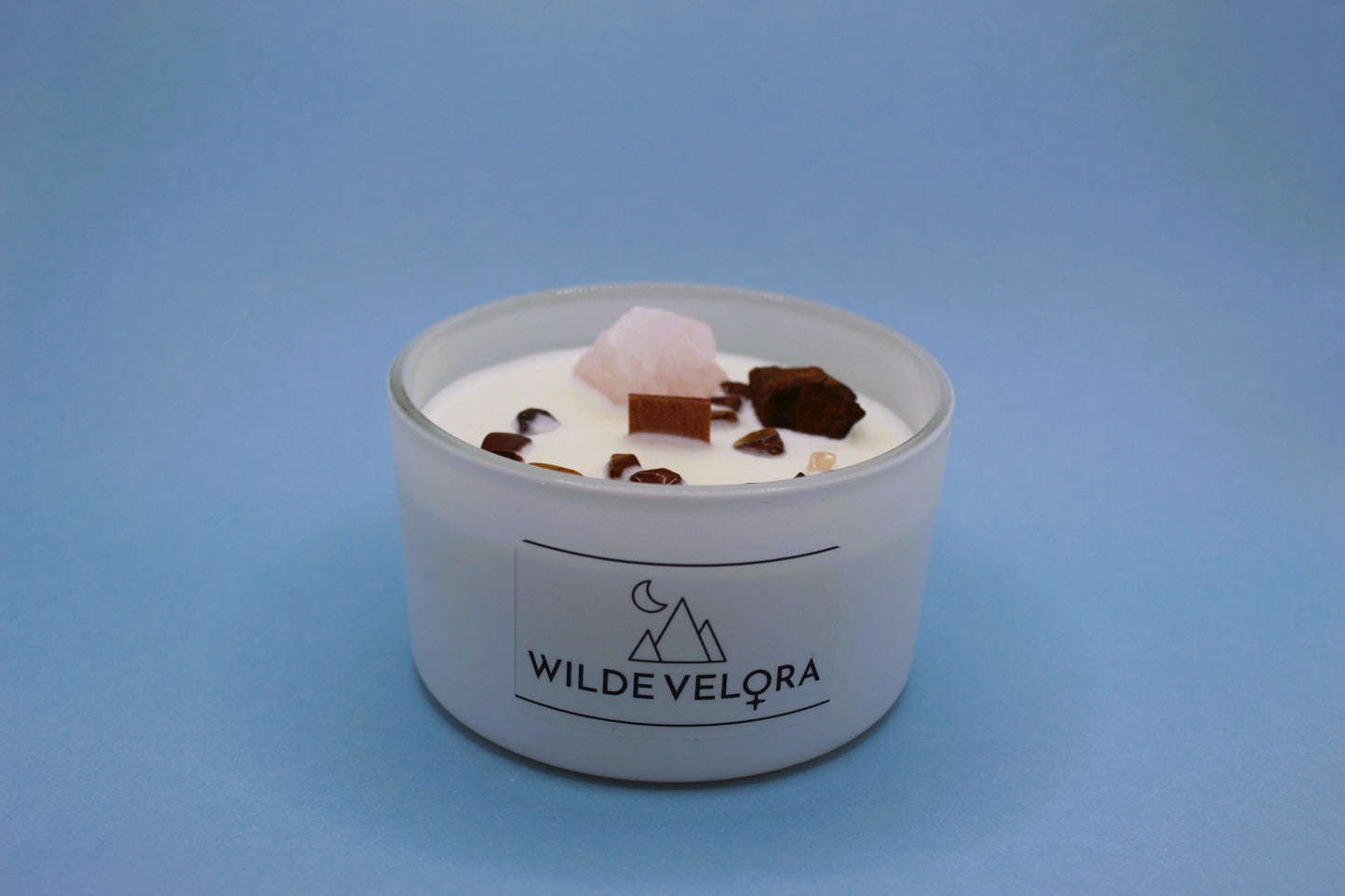 Oud Candle Infused With Rose Quartz & Tigers Eye