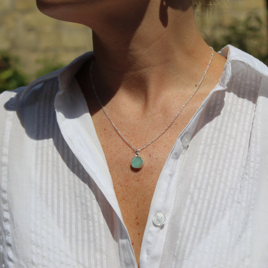 Silver green jade circle stone pendant necklace