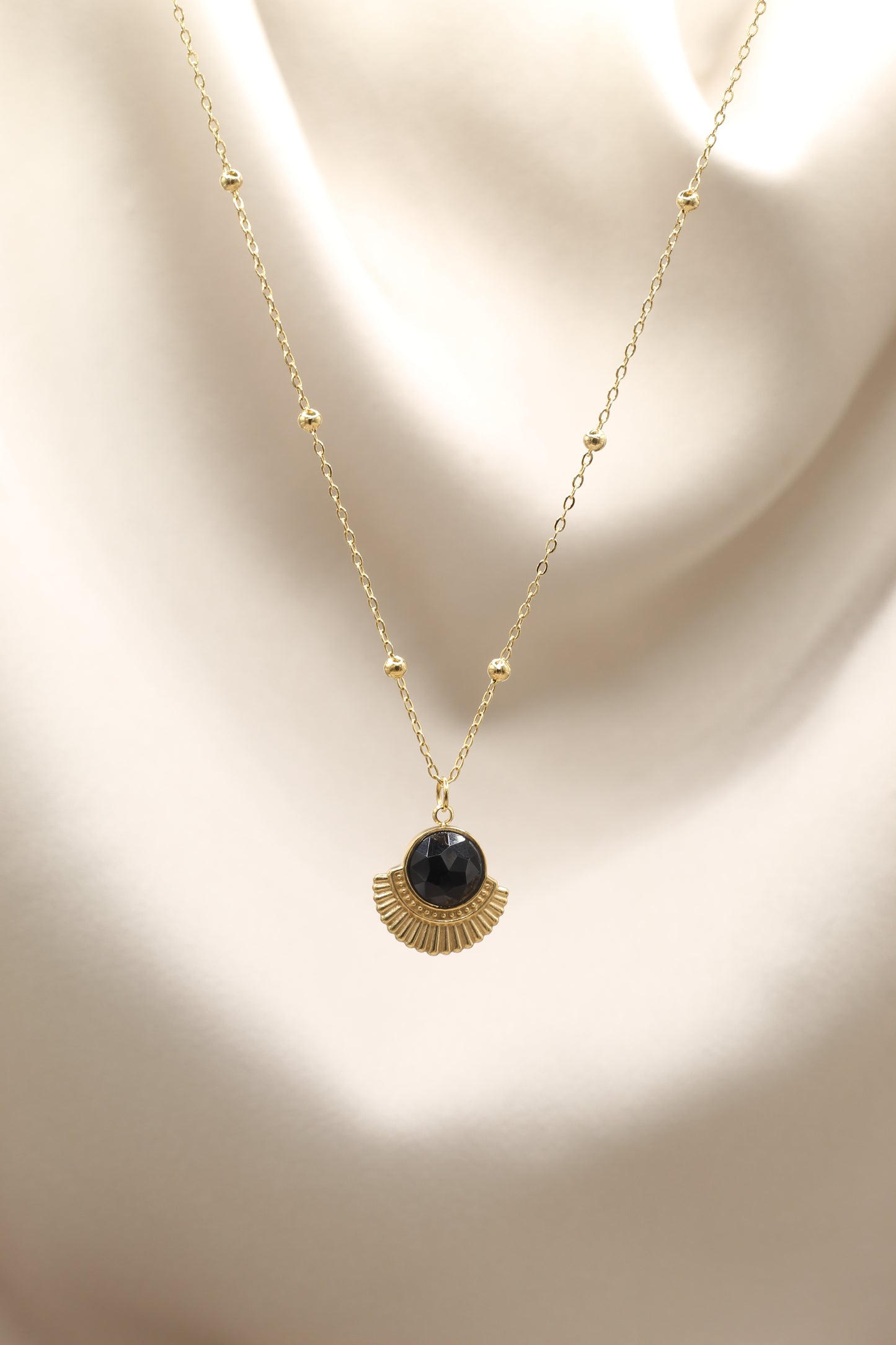 Obsidian fan necklace