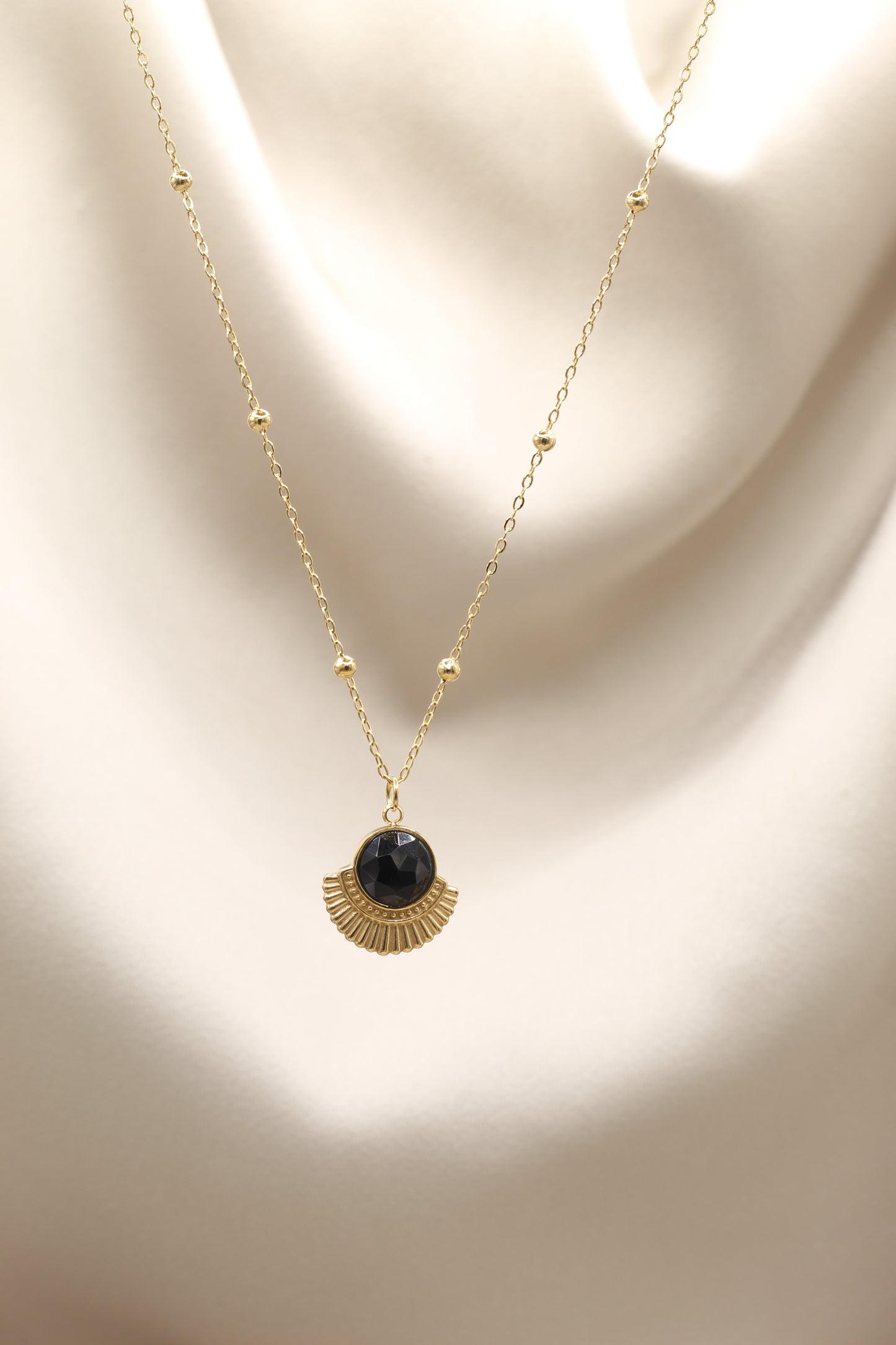 Obsidian fan necklace