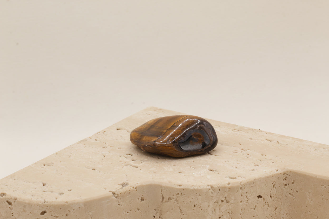 Courage & Strength | Tigers Eye Tumblestone