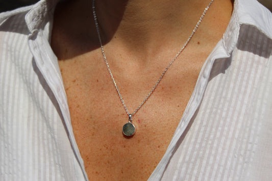 silver labradorite circle stone pendant necklace