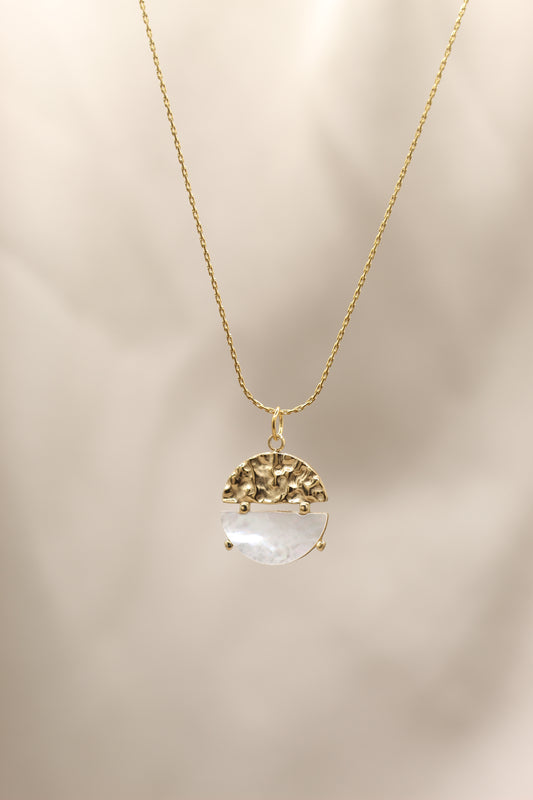 Harmonize | Mother of pearl circle pendant necklace